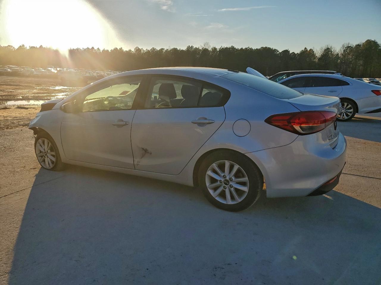 2017 KIA FORTE LX photo 2