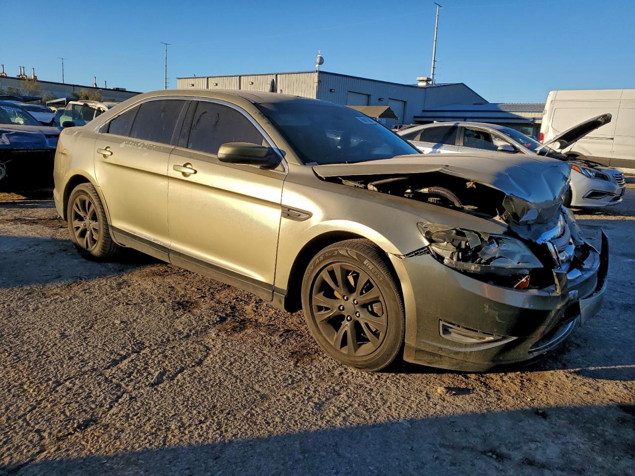 2012 FORD TAURUS SEL photo 4