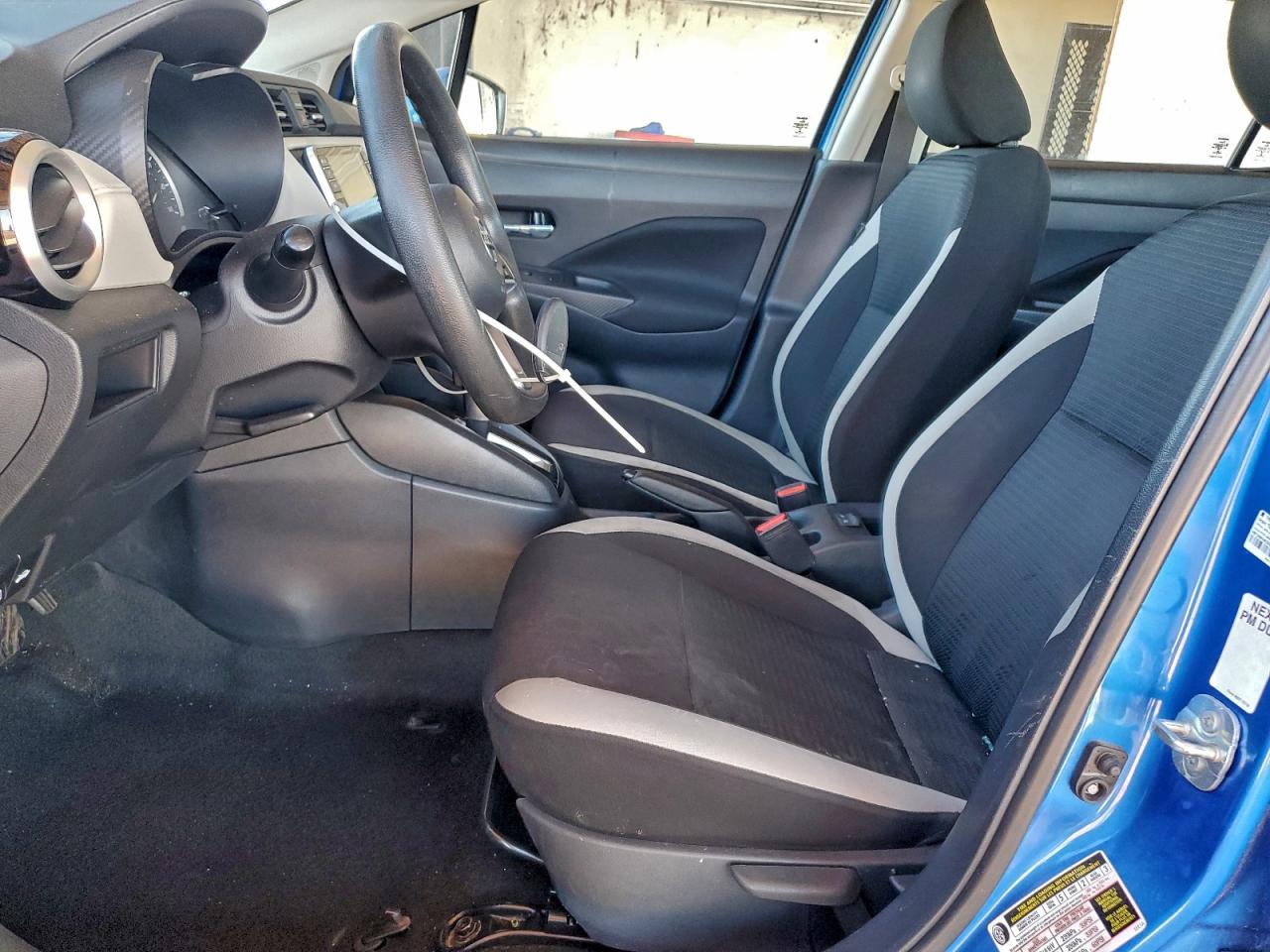2021 NISSAN VERSA SV photo 7