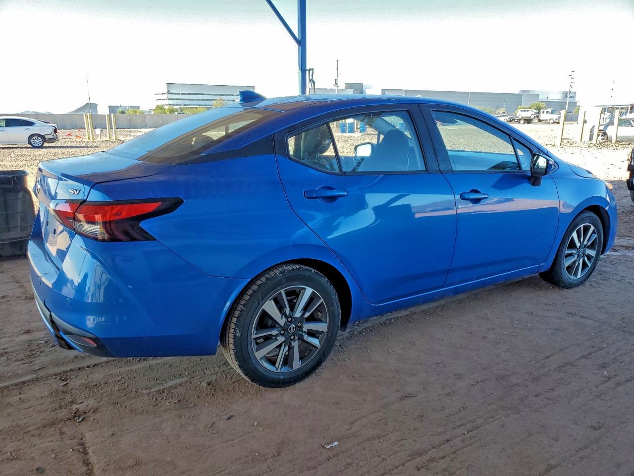 2021 NISSAN VERSA SV photo 3