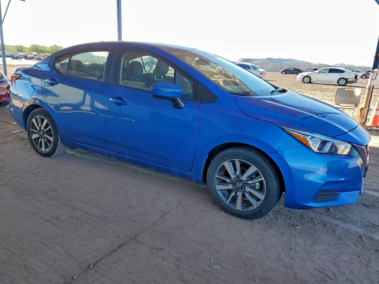2021 NISSAN VERSA SV photo 4