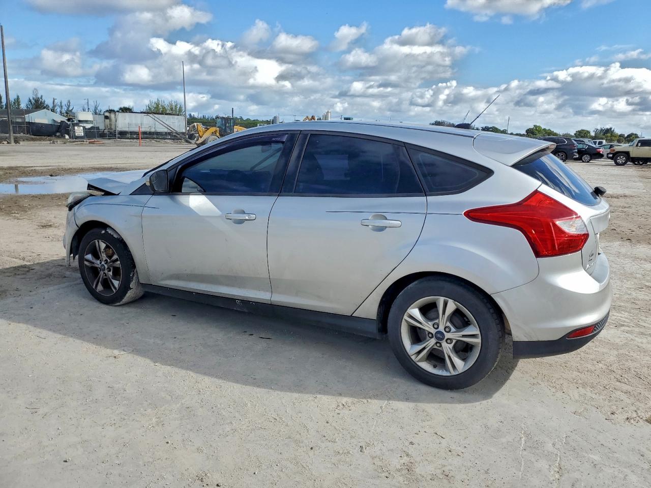 2013 FORD FOCUS SE photo 2