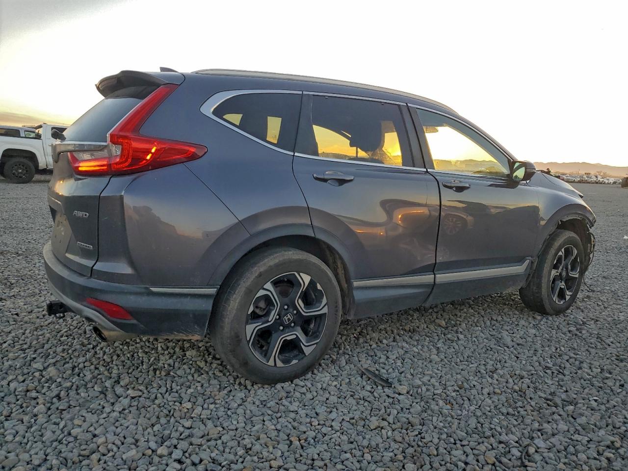 2017 HONDA CR-V TOURING photo 3