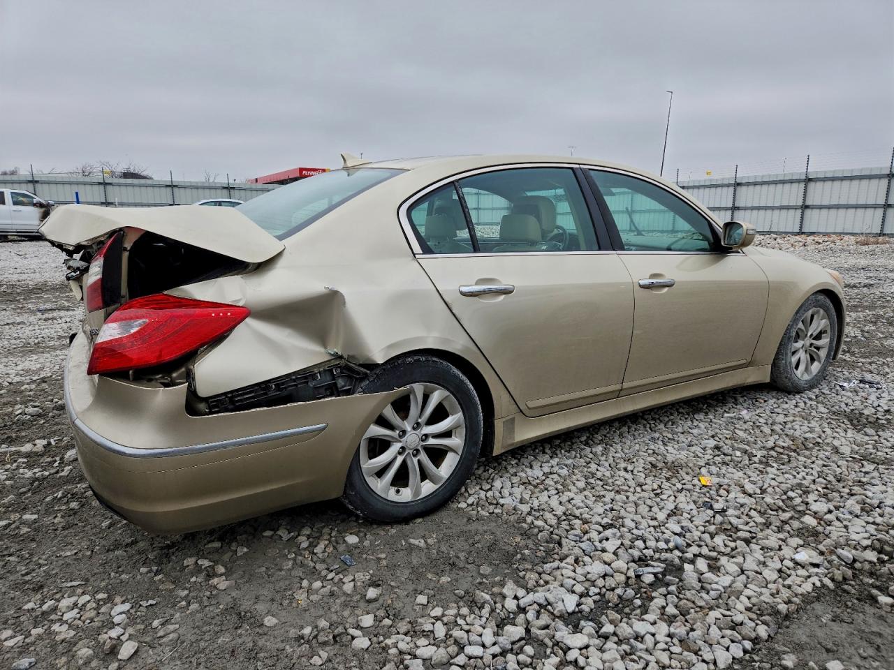 2012 HYUNDAI GENESIS 3.8L photo 3