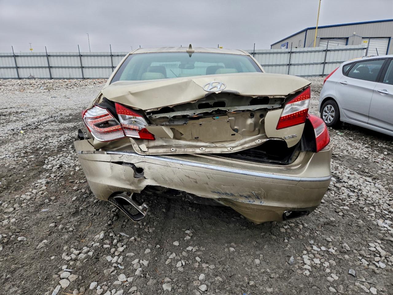 2012 HYUNDAI GENESIS 3.8L photo 6