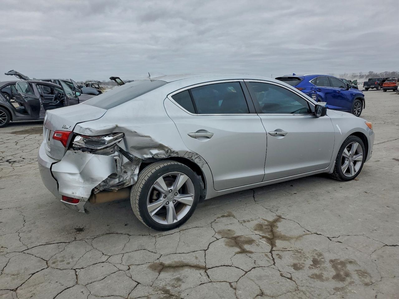 2013 ACURA ILX 20 TECH photo 3