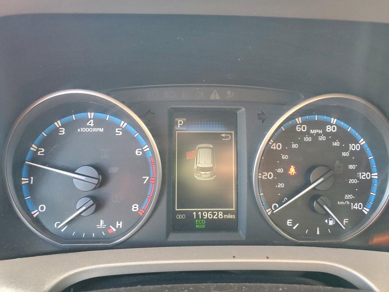 2018 TOYOTA RAV4 LE photo 9