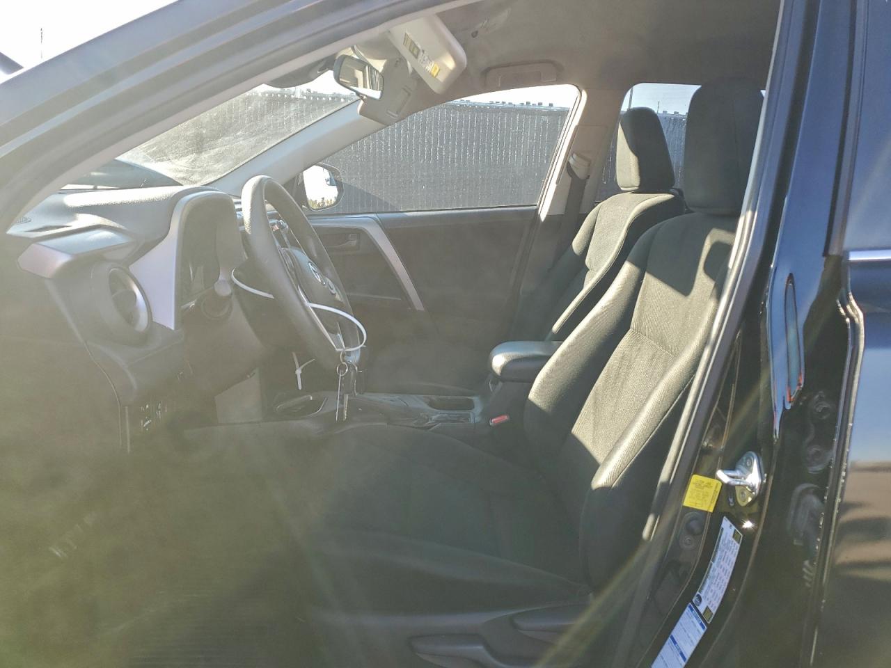 2018 TOYOTA RAV4 LE photo 7