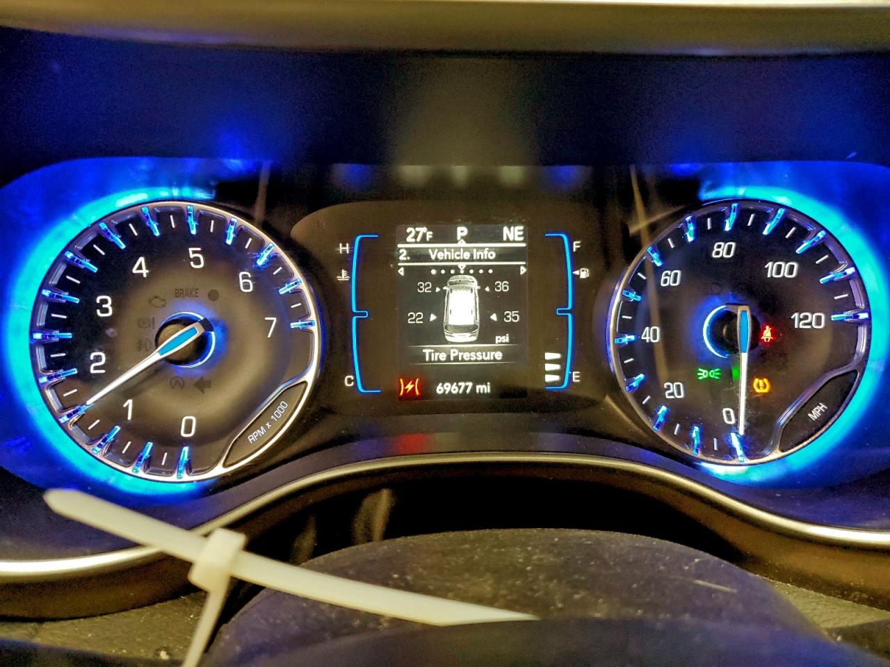 2019 CHRYSLER PACIFICA TOURING L photo 9