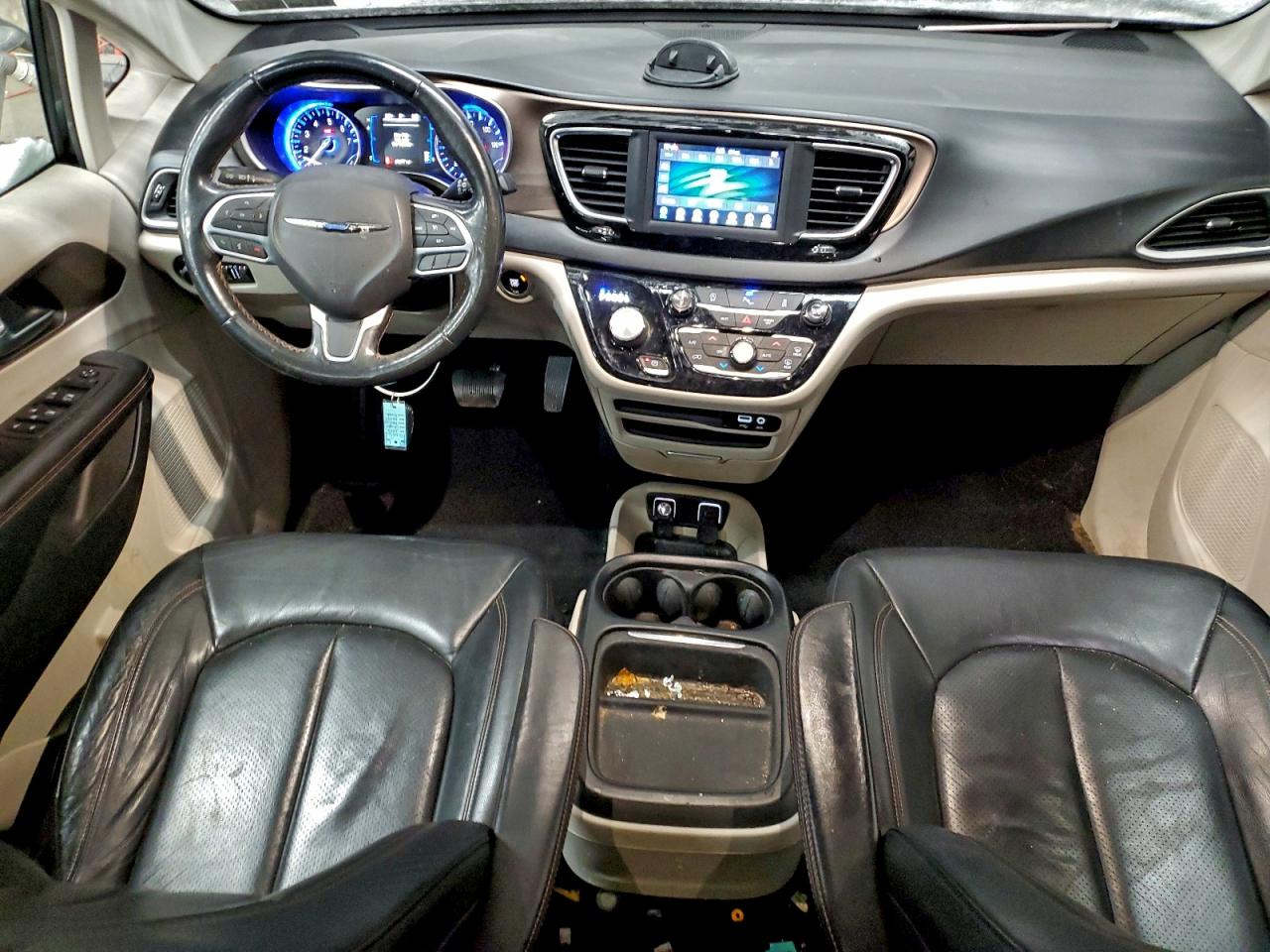 2019 CHRYSLER PACIFICA TOURING L photo 8