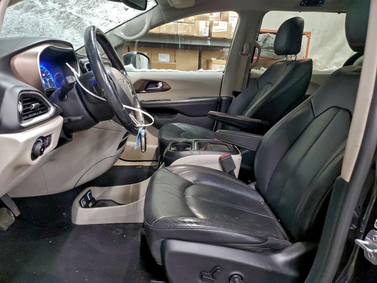 2019 CHRYSLER PACIFICA TOURING L photo 7