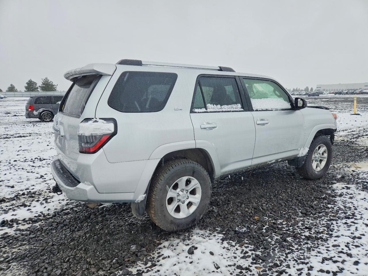 2022 TOYOTA 4RUNNER SR5/SR5 PREMIUM photo 3