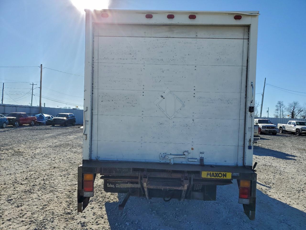 2005 ISUZU NPR BOX TRUCK photo 6