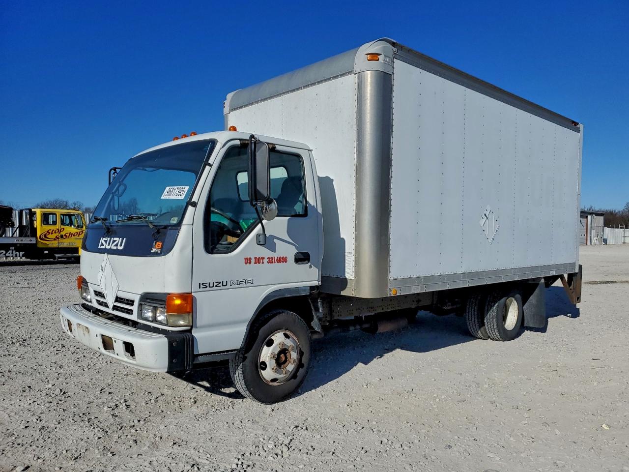 2005 ISUZU NPR BOX TRUCK — SIDE damage — photo 1