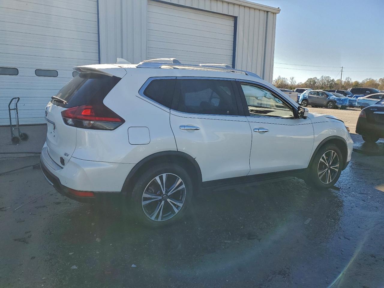 2019 NISSAN ROGUE S photo 3