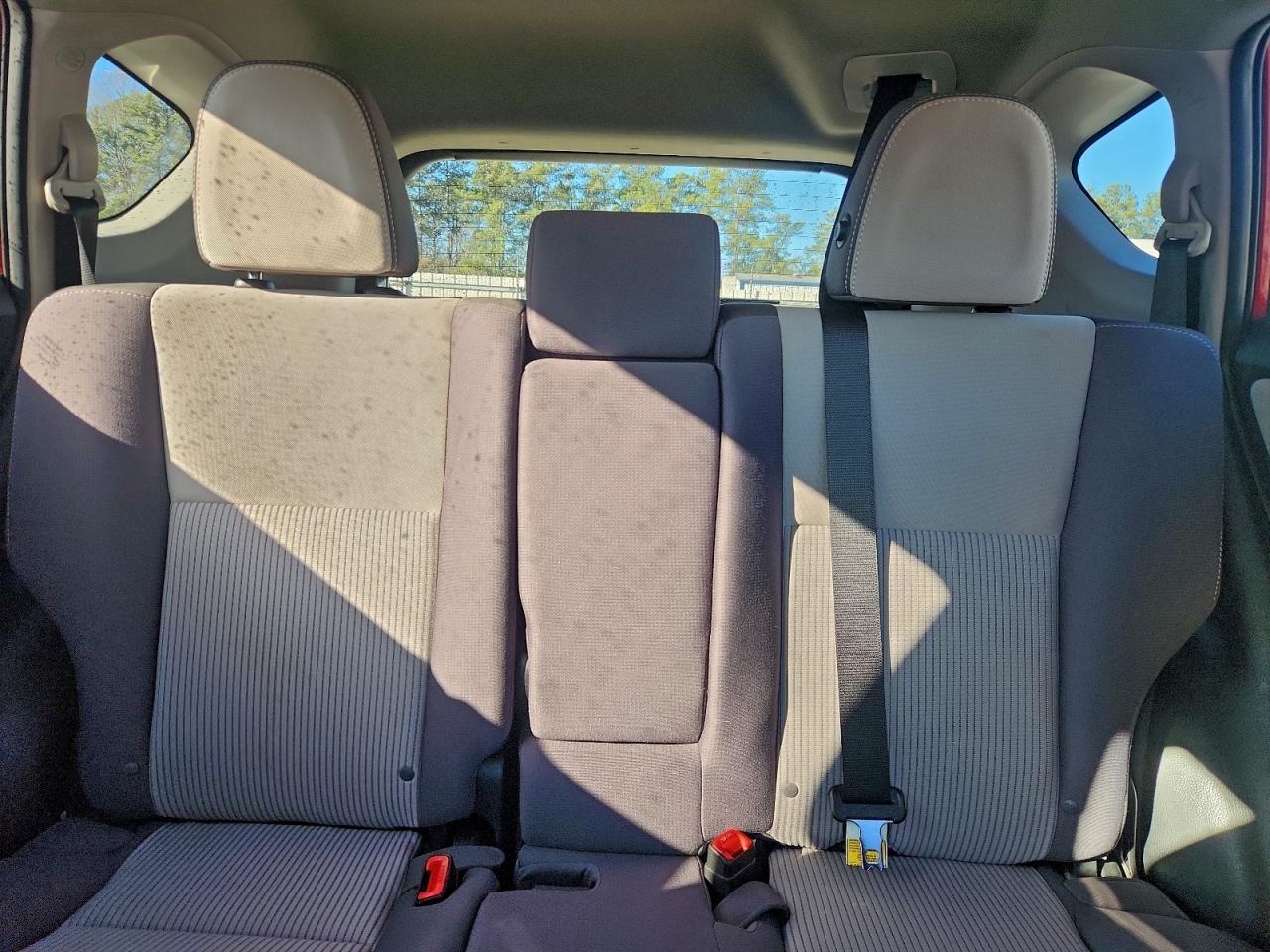2015 TOYOTA RAV4 XLE photo 10