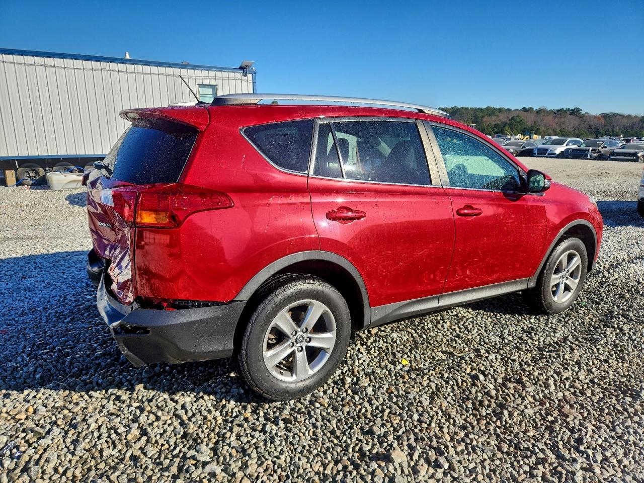 2015 TOYOTA RAV4 XLE photo 3