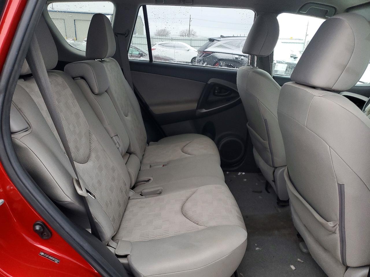 2012 TOYOTA RAV4 photo 11