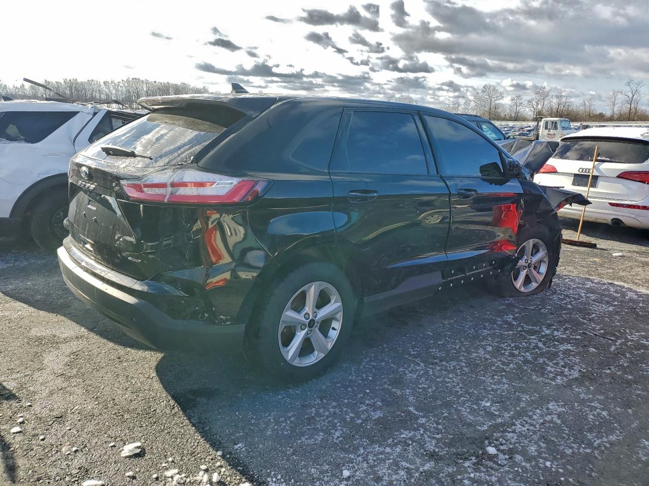 2024 FORD EDGE SE photo 3