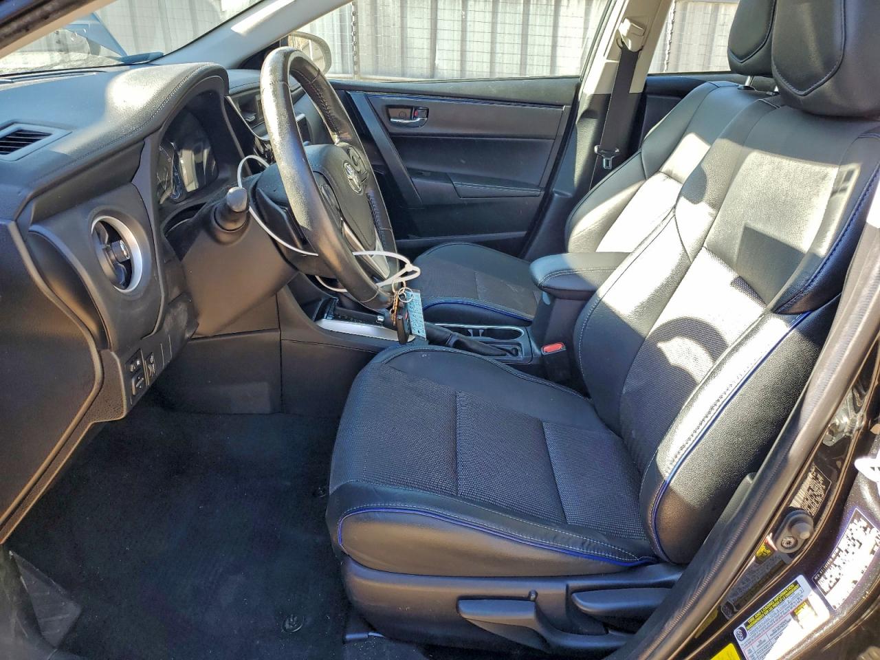 2019 TOYOTA COROLLA L photo 7