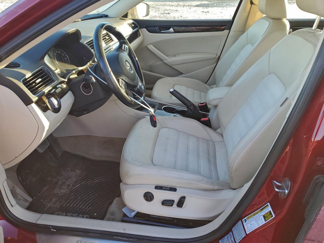 2015 VOLKSWAGEN PASSAT SEL photo 7