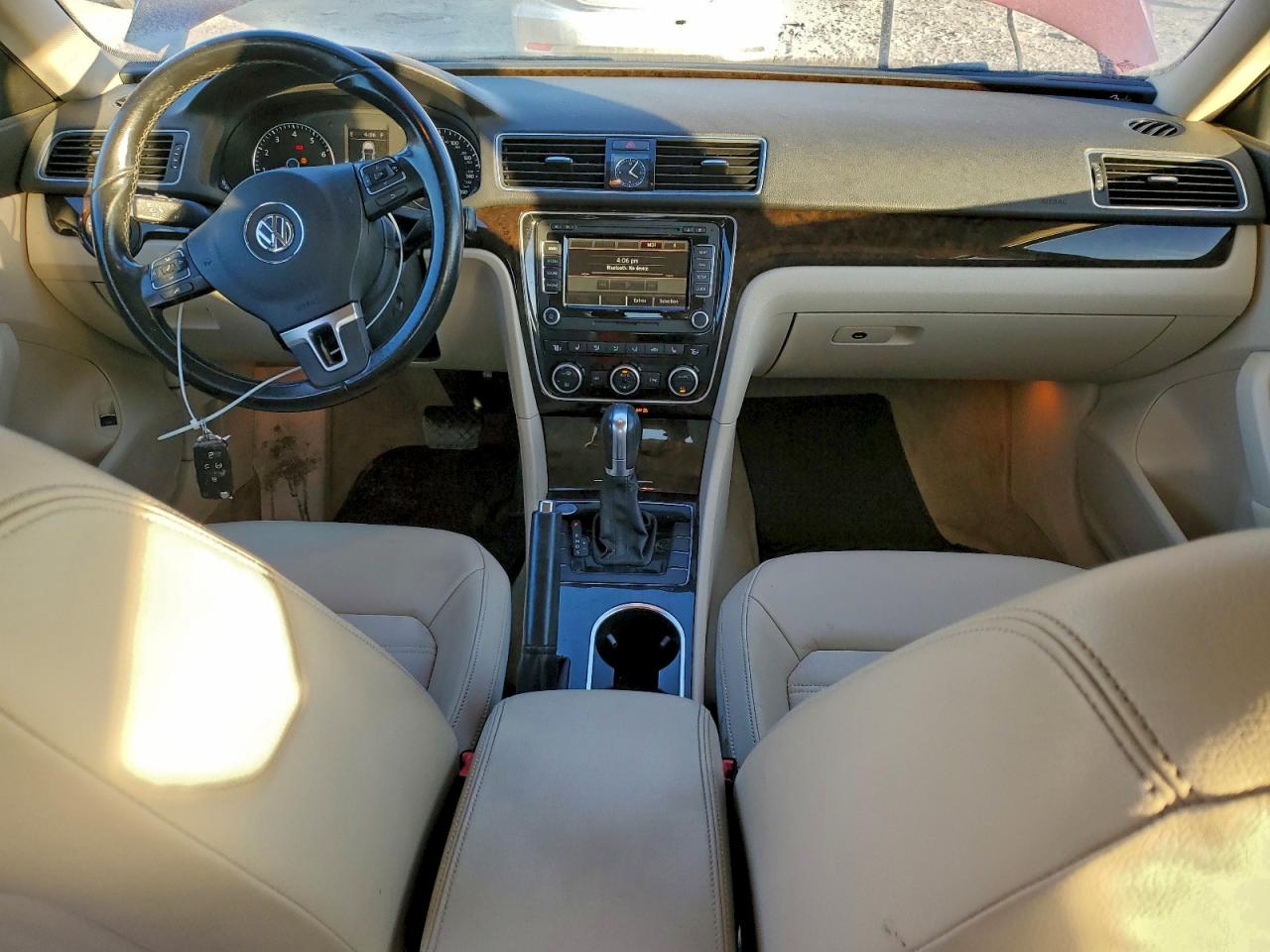 2015 VOLKSWAGEN PASSAT SEL photo 8