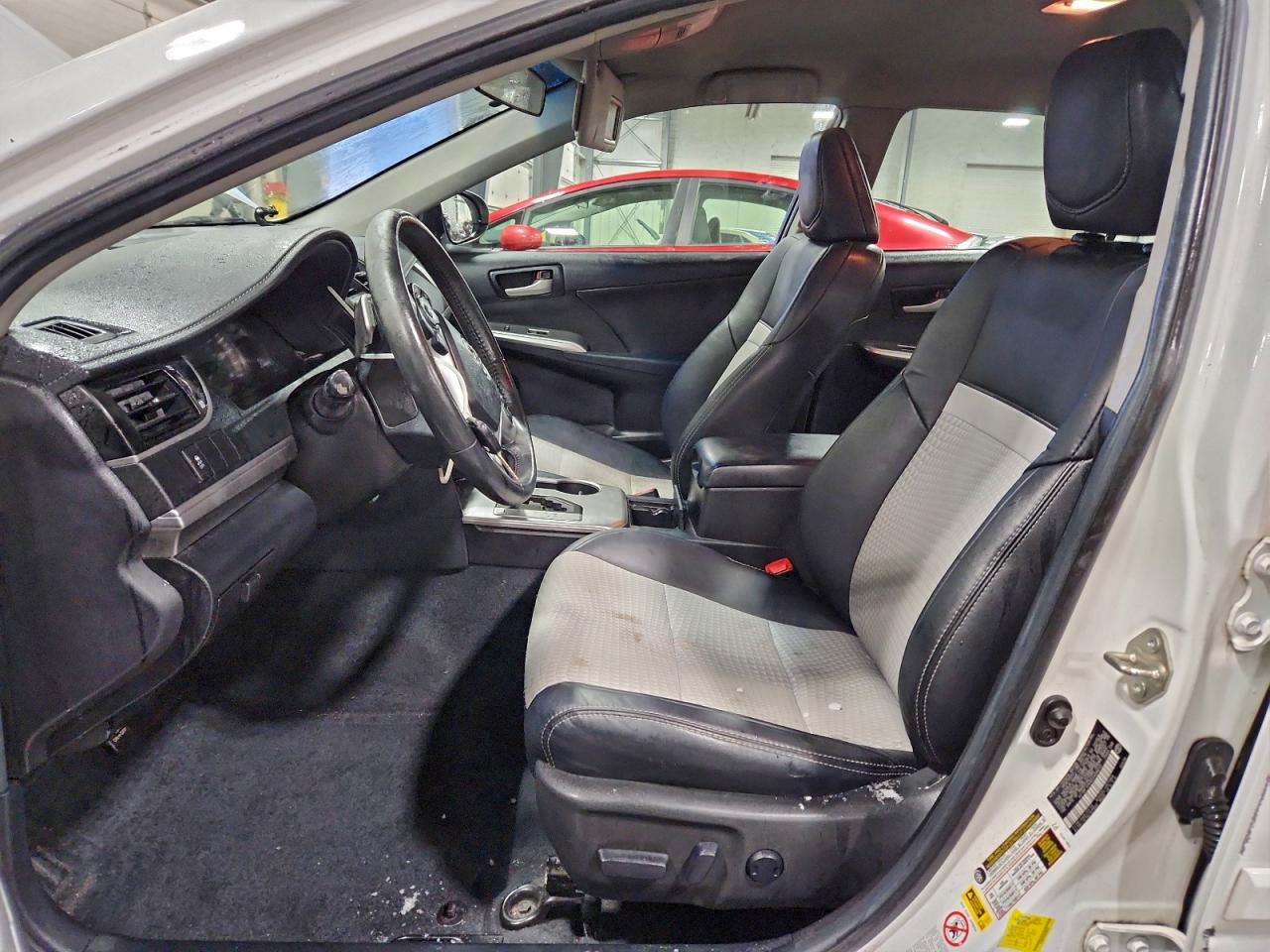 2014 TOYOTA CAMRY L photo 7