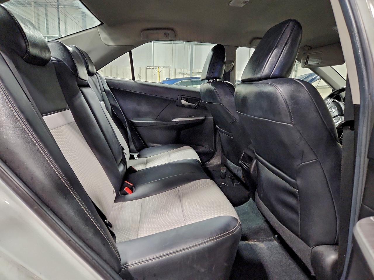 2014 TOYOTA CAMRY L photo 10