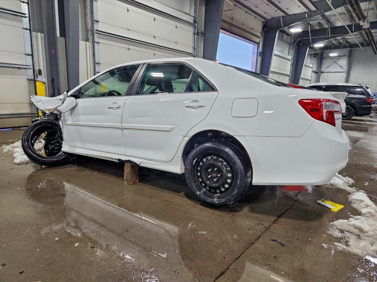 2014 TOYOTA CAMRY L photo 2