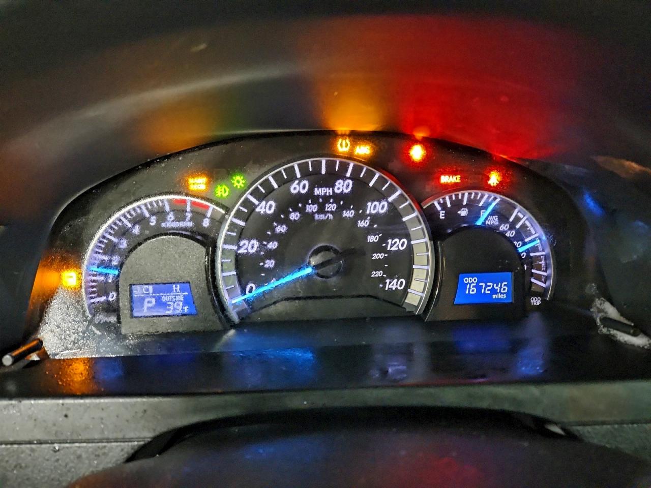 2014 TOYOTA CAMRY L photo 9