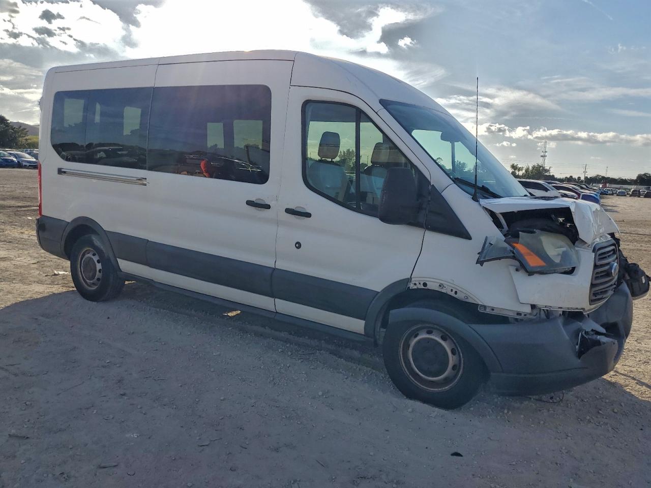 2016 FORD TRANSIT T-350 photo 4