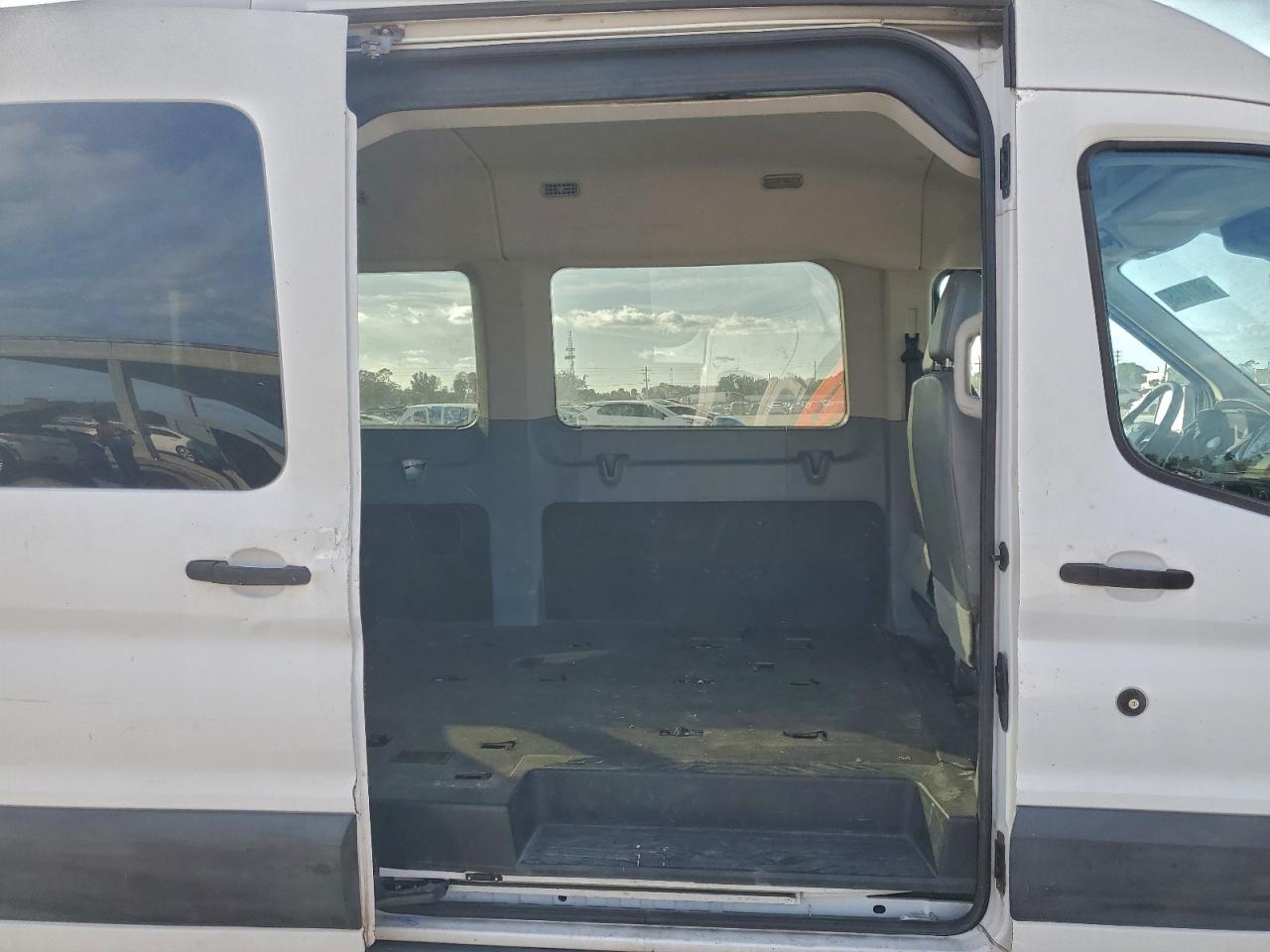 2016 FORD TRANSIT T-350 photo 11