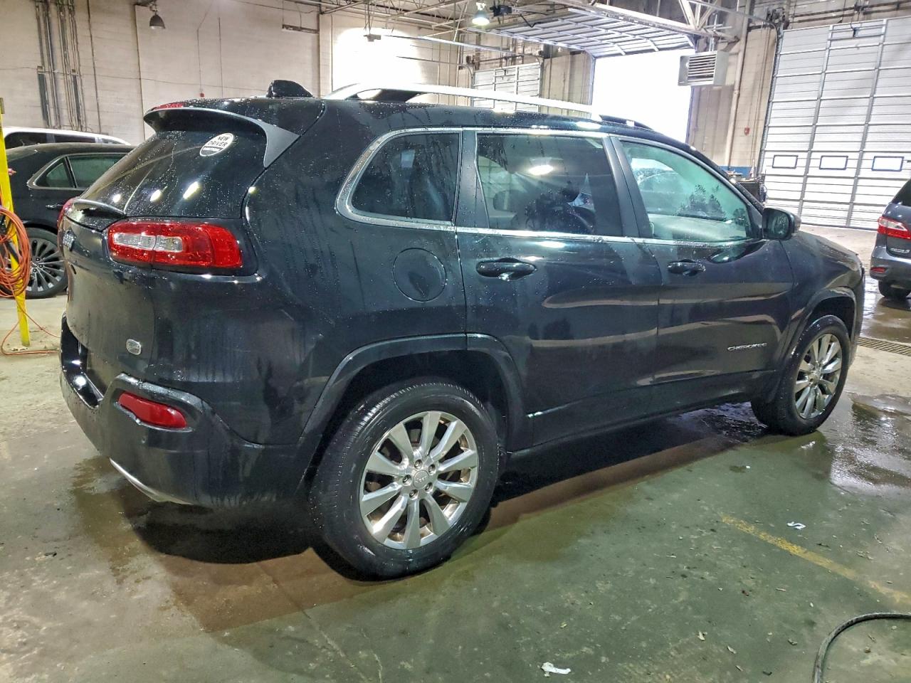 2018 JEEP CHEROKEE OVERLAND photo 3