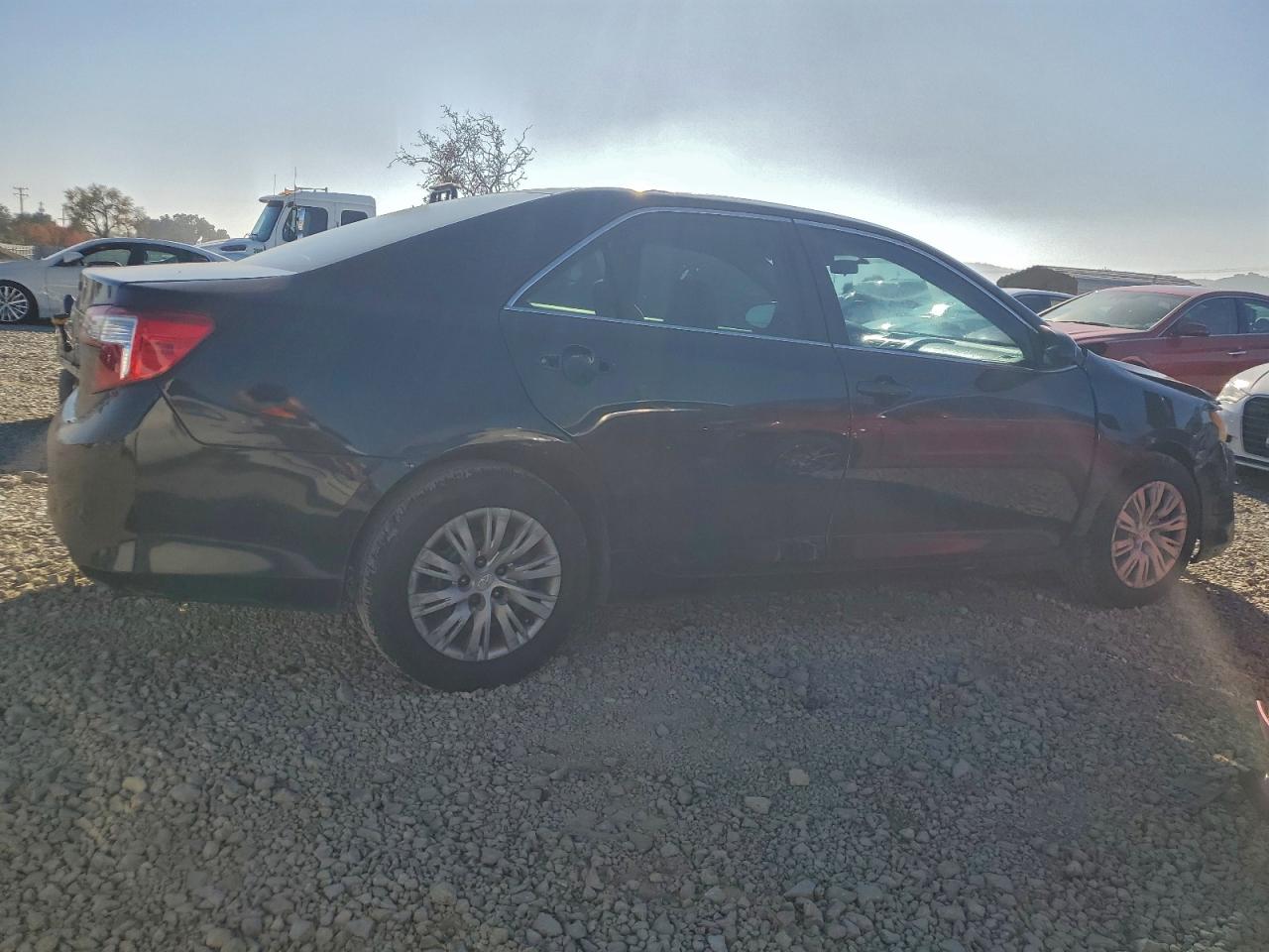 2014 TOYOTA CAMRY L photo 3