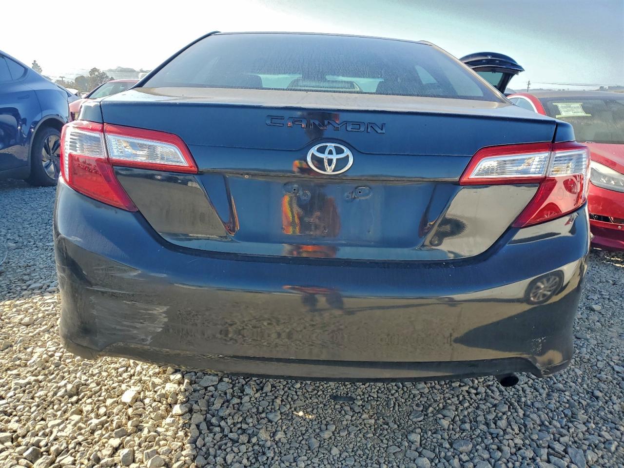 2014 TOYOTA CAMRY L photo 6