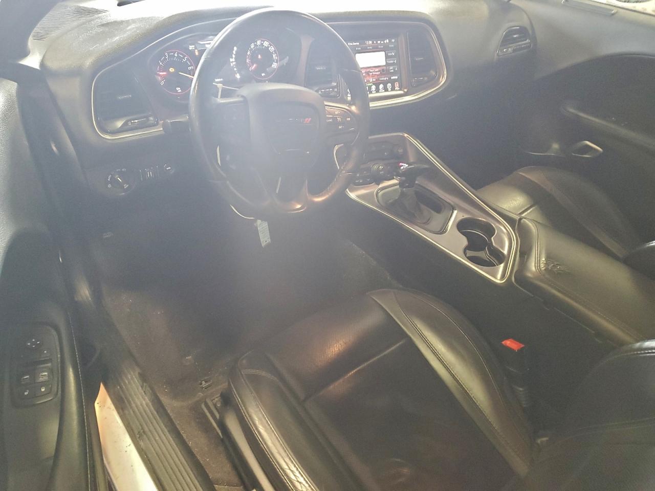 2016 DODGE CHALLENGER SXT photo 8