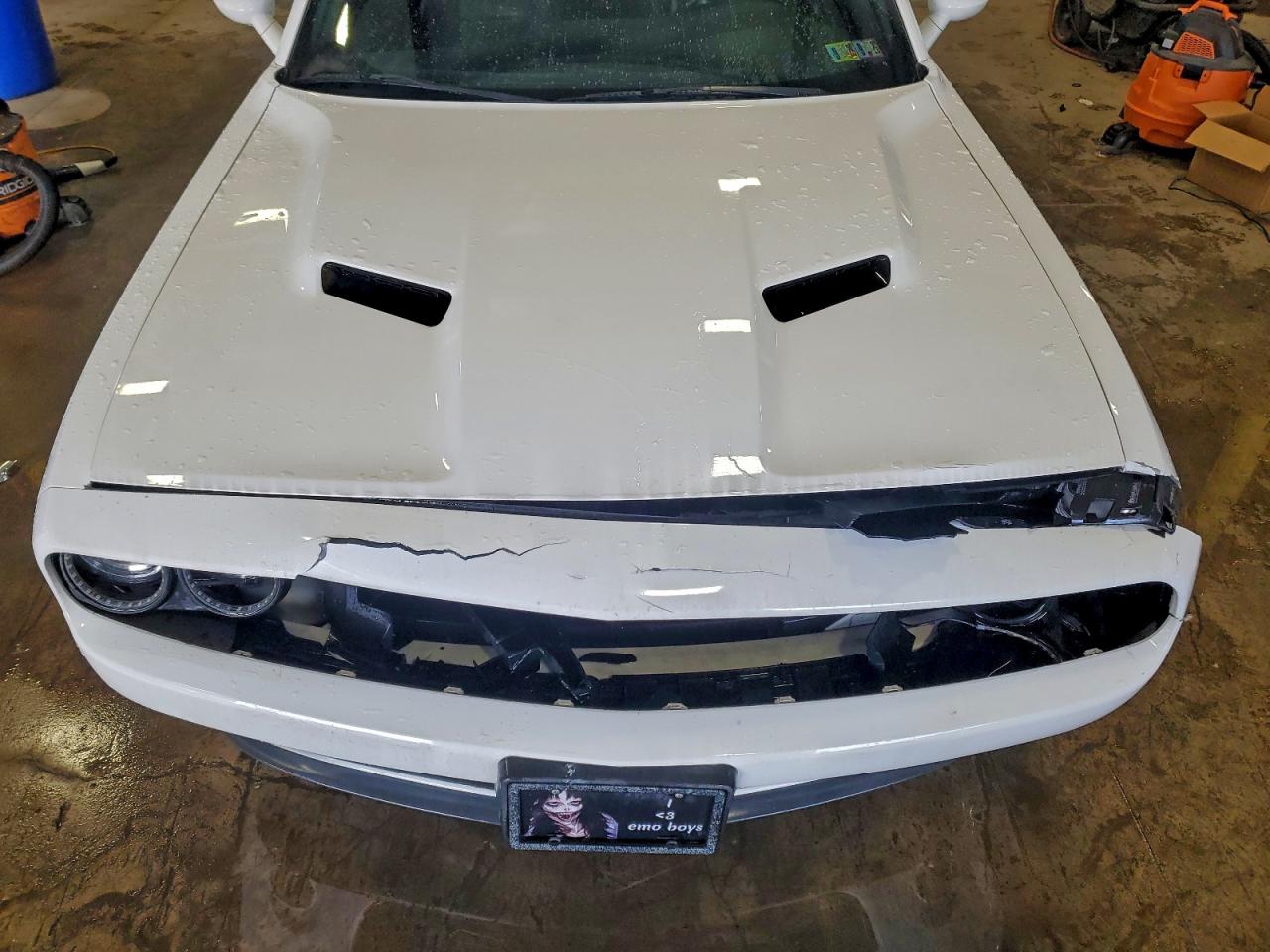 2016 DODGE CHALLENGER SXT photo 11