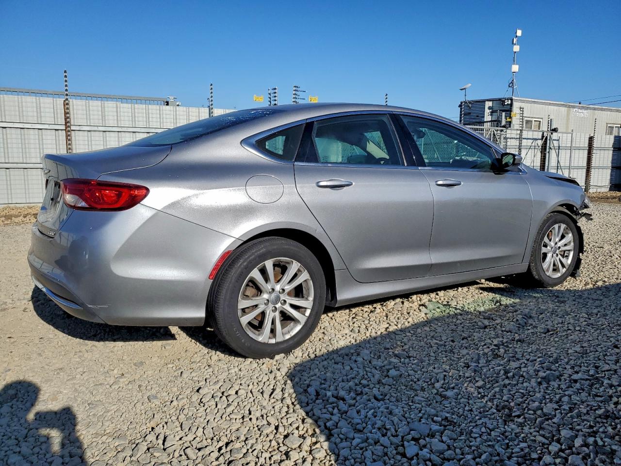 2015 CHRYSLER 200 LIMITED photo 3