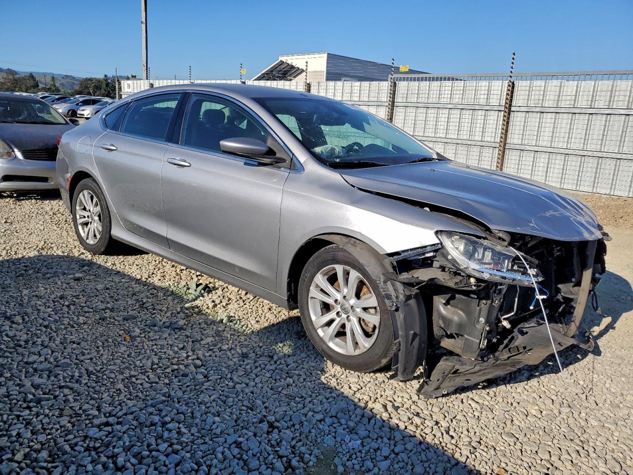 2015 CHRYSLER 200 LIMITED photo 4