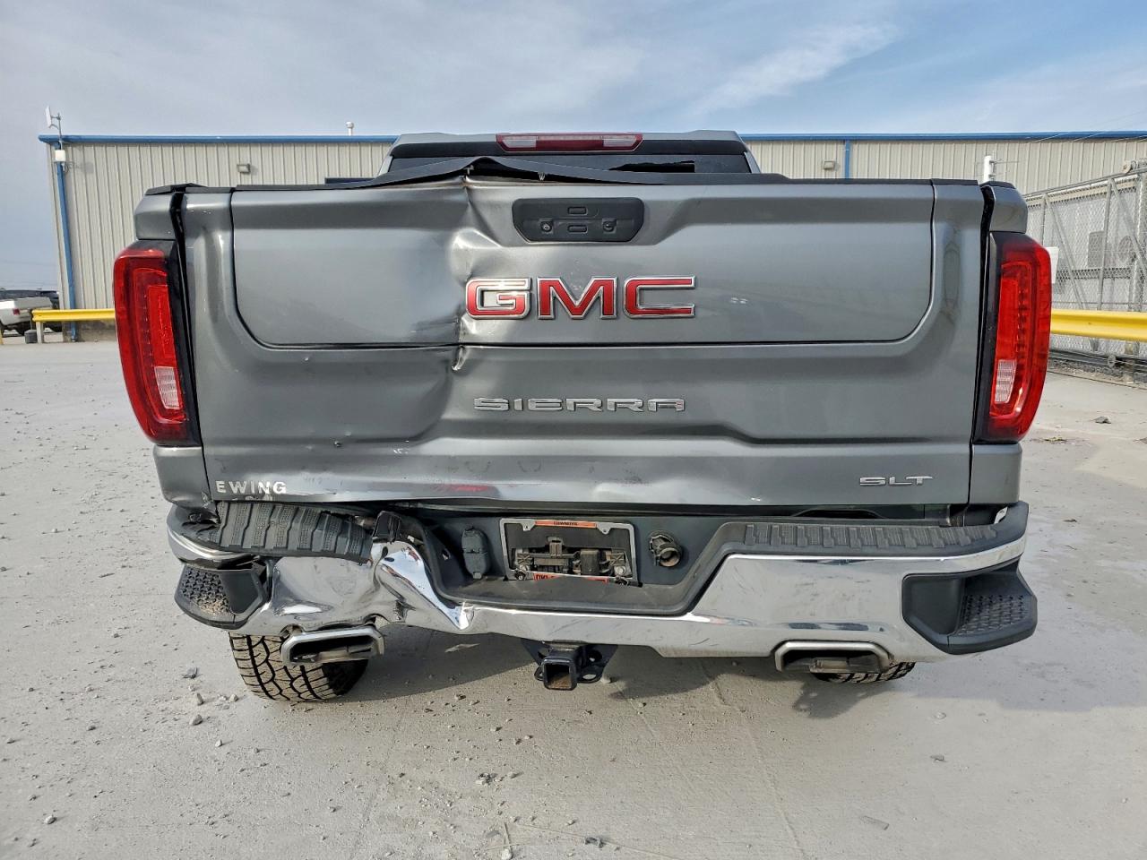 2021 GMC SIERRA K1500 SLT photo 6