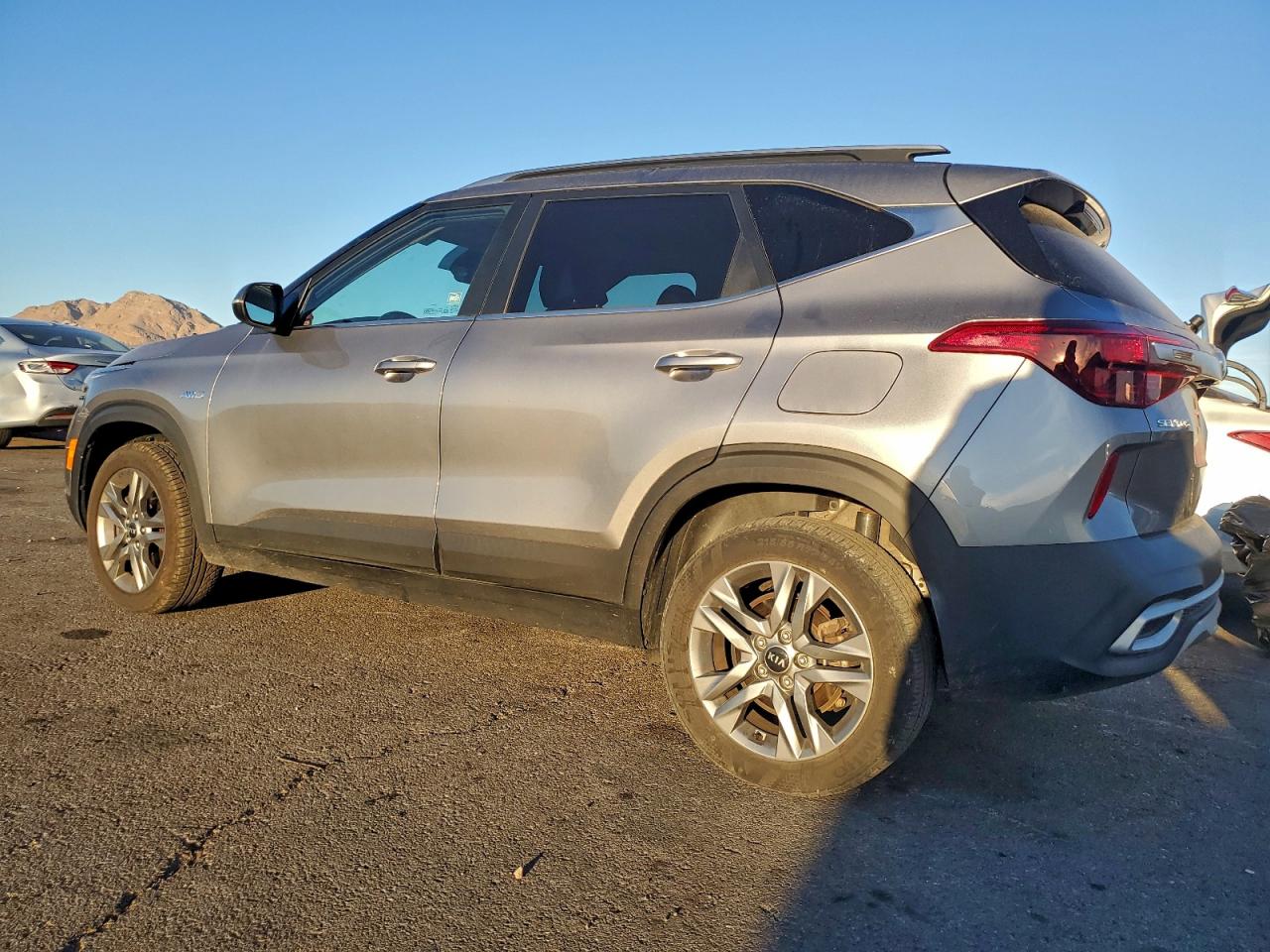 2021 KIA SELTOS S photo 2