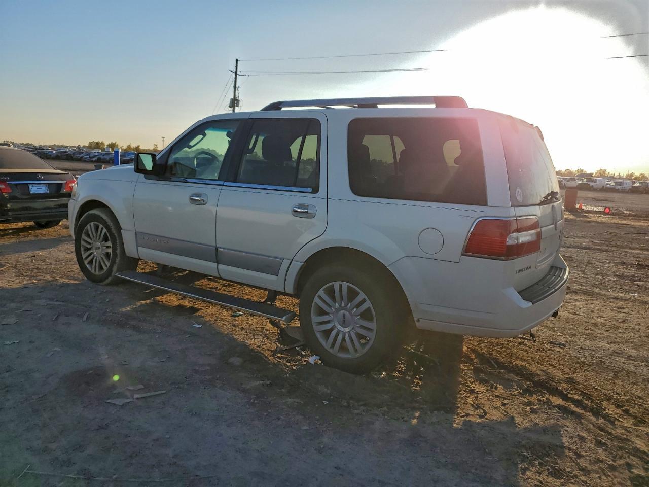 2007 LINCOLN NAVIGATOR photo 2