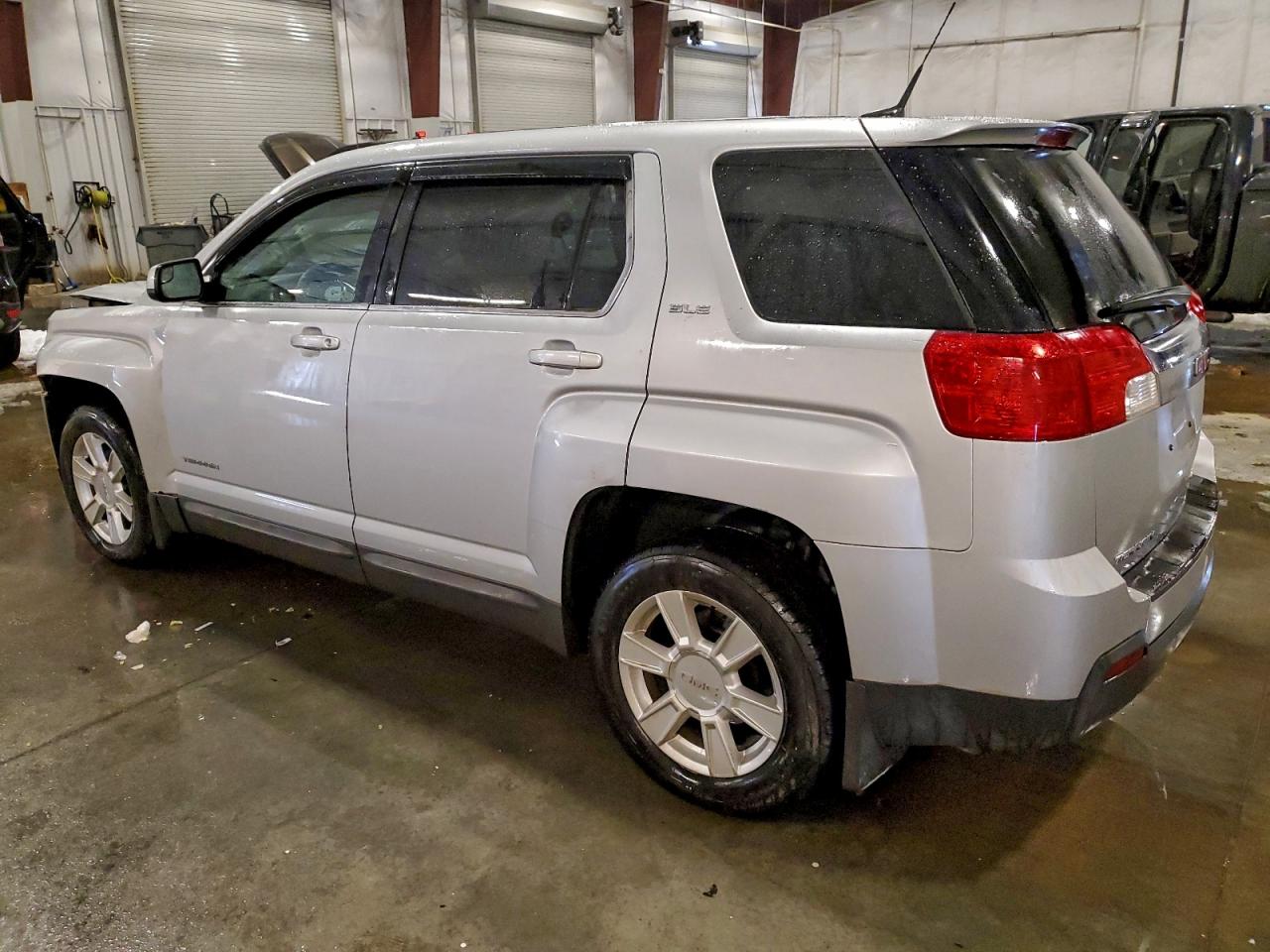 2012 GMC TERRAIN SLE photo 2