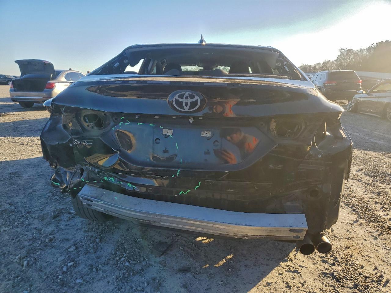 2020 TOYOTA CAMRY SE photo 6