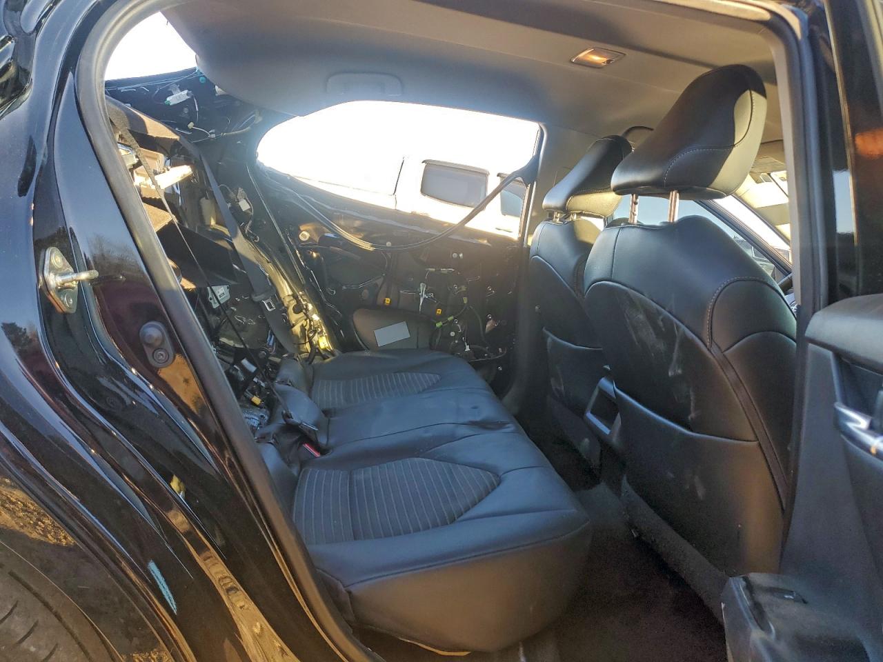 2020 TOYOTA CAMRY SE photo 10