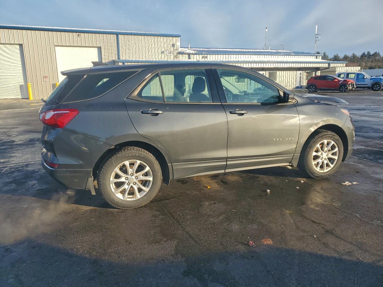 2018 CHEVROLET EQUINOX LS photo 3
