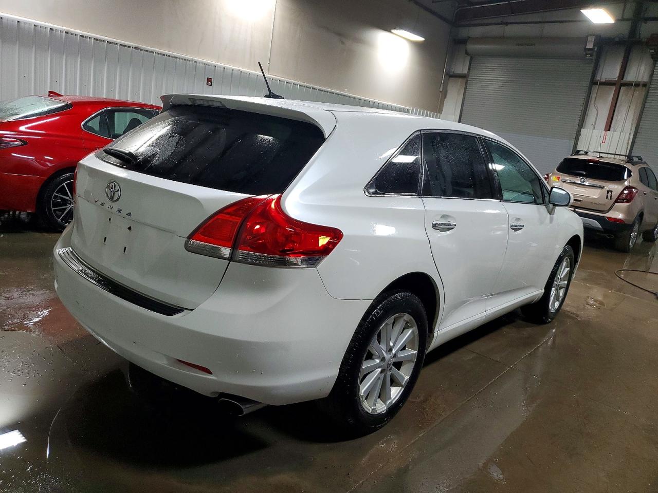 2009 TOYOTA VENZA photo 3