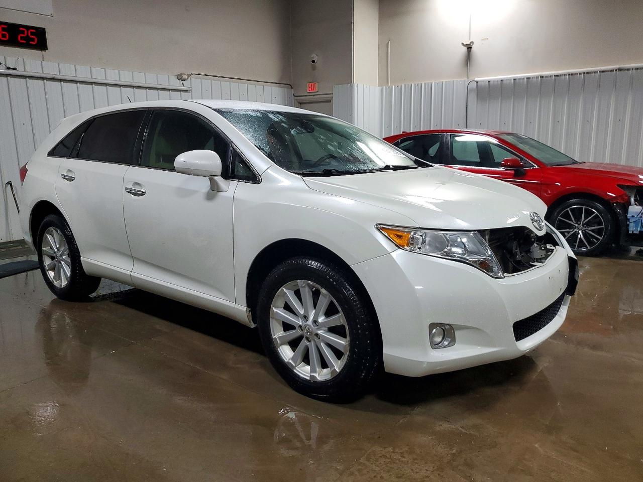 2009 TOYOTA VENZA photo 4
