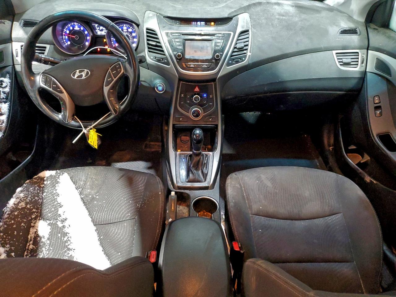 2016 HYUNDAI ELANTRA SE photo 8