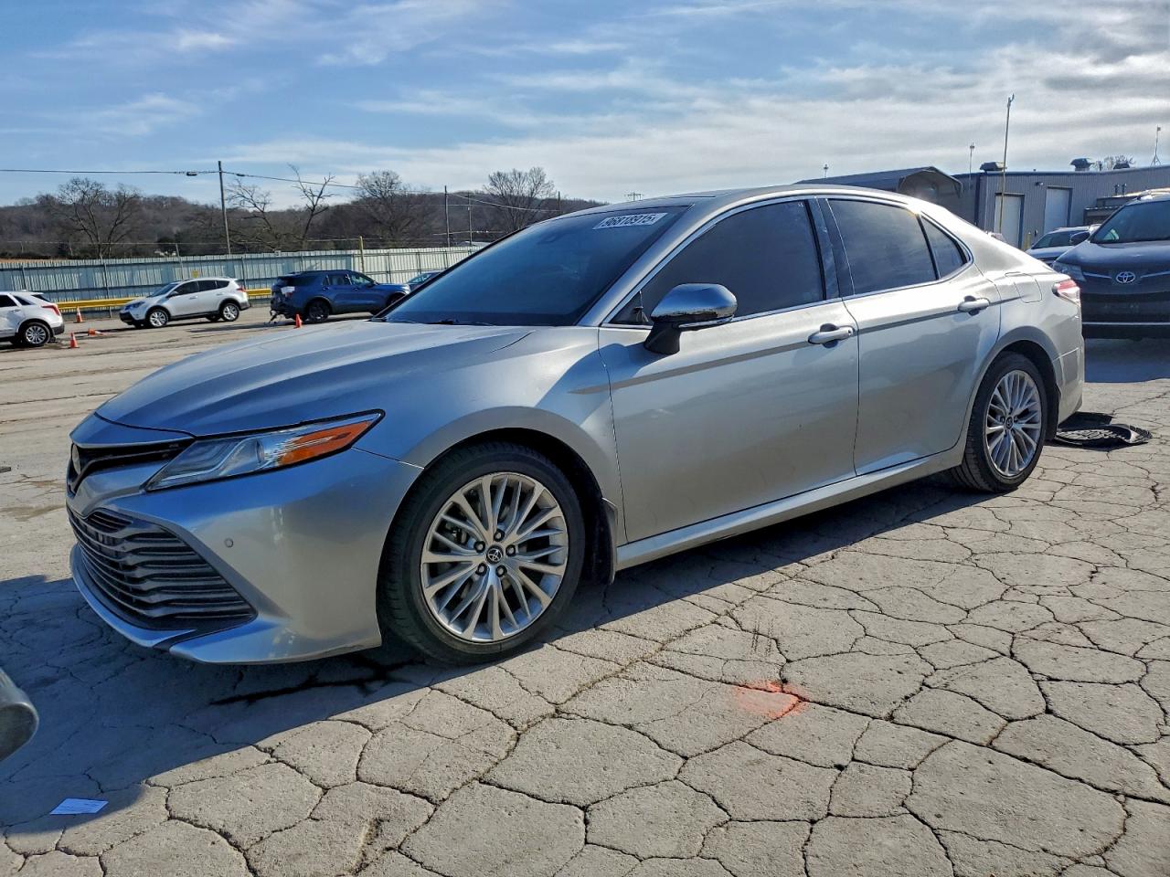 2018 TOYOTA CAMRY